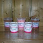 Aardbeien yoghurtijs - Boerderijijs De Saks online bestellen